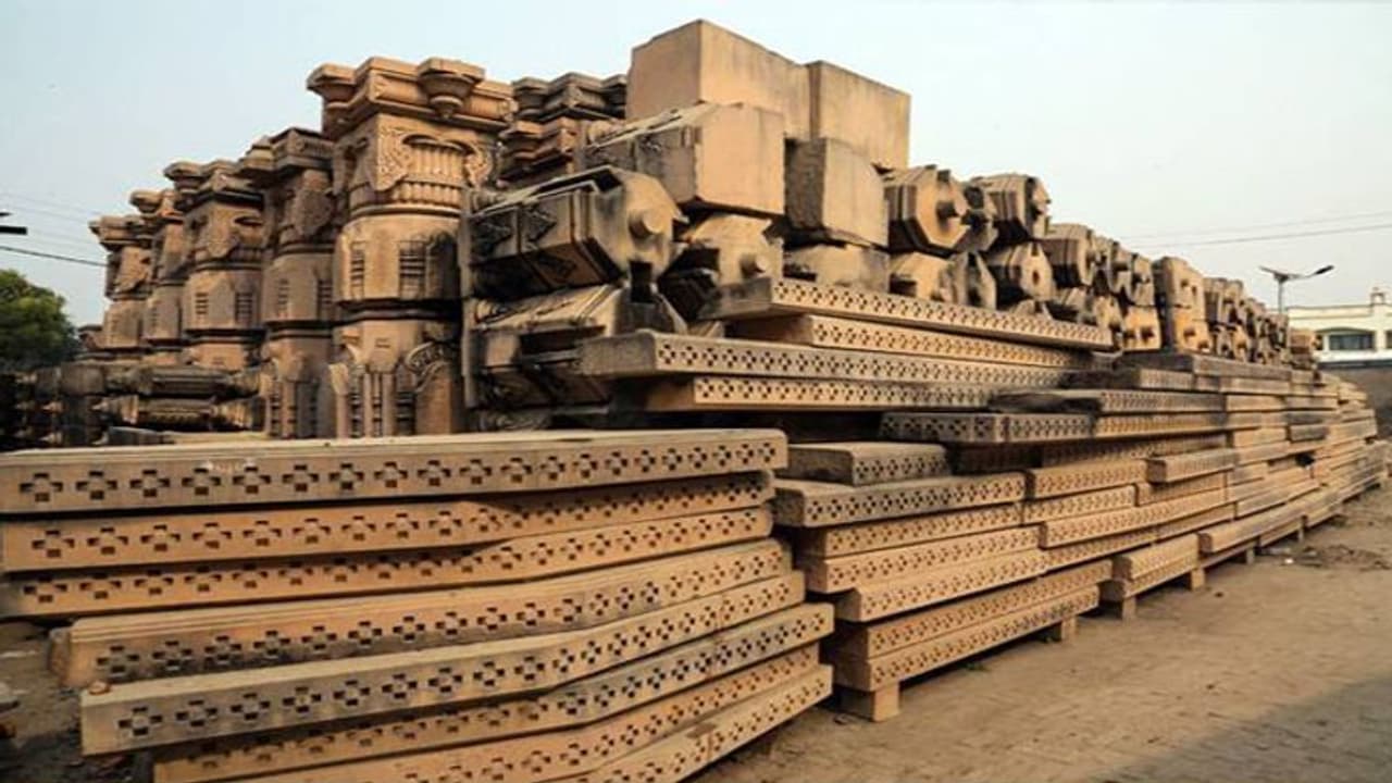 ராமர் கோயில் பெயரை சொல்லி வசூல் வேட்டையில் டுபாக்கூர்கள்..!! மக்களை எச்சரிக்கும் போலீஸ்..!!