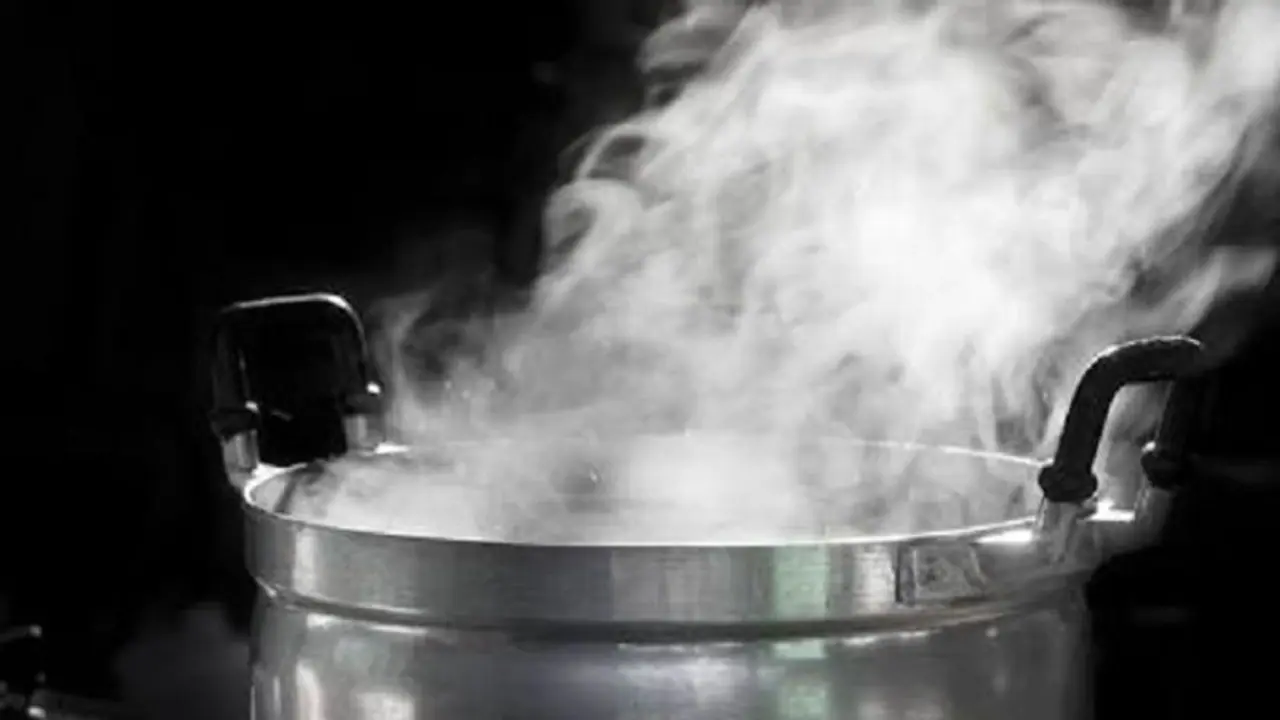 Husband pours boiling water on woman for ‘talking to lover’ on phone