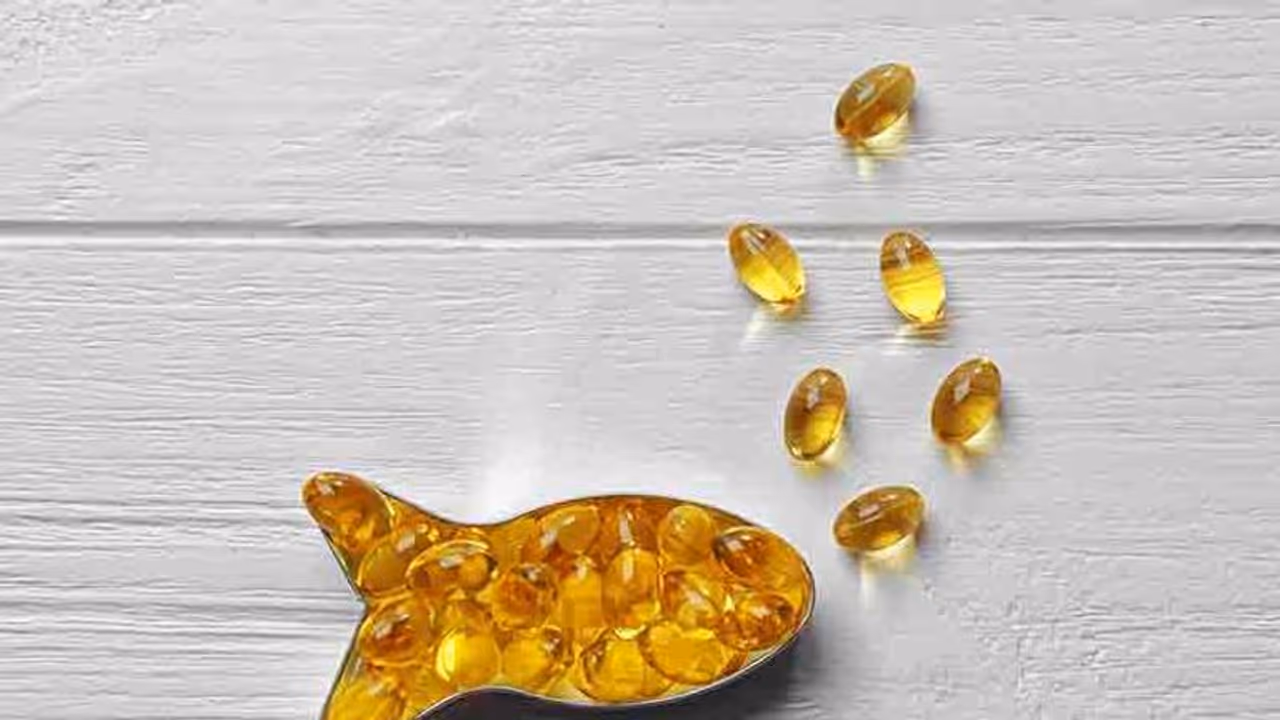 চুলের জন্য উপকারী ওমেগা ৩, খুশকি দূর করতে ও চুলে পুষ্টি জোগাতে হাতিয়ার করুন এটি