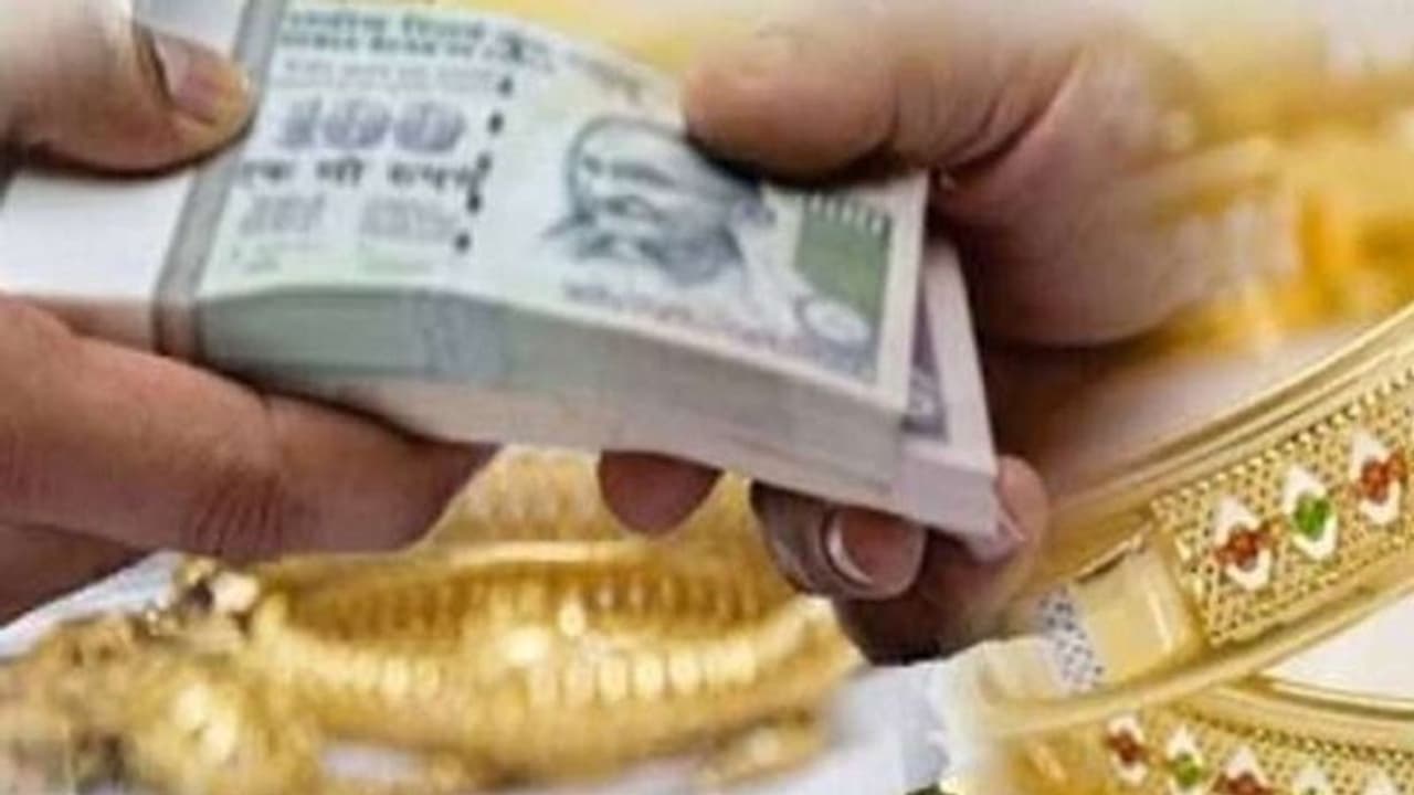 സ്വർണ്ണാഭരണം പണയം വെച്ചുള്ള വായ്പകൾ കൂടി, പേഴ്സണൽ ലോണിൻ്റെ ഡിമാൻഡ് കുറഞ്ഞു, റിപ്പോർട്ട് പുറത്തുവിട്ട് ആർബിഐ സ്വർണ്ണാഭരണം പണയം വെച്ചുള്ള വായ്പകൾ കൂടി, പേഴ്സണൽ ലോണിൻ്റെ ഡിമാൻഡ് കുറഞ്ഞു, റിപ്പോർട്ട് പുറത്തുവിട്ട് ആർബിഐ