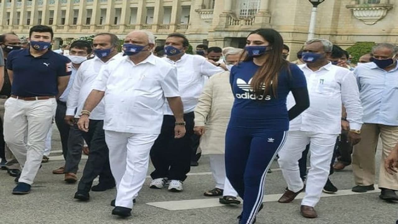 ರಾಗಿಣಿ ಅರೆಸ್ಟ್: ನಮ್ಮ ಪಕ್ಷಕ್ಕೂ, ಅವರಿಗೂ ಯಾವುದೇ ಸಂಬಂಧವಿಲ್ಲ ಎಂದ ಸಚಿವ ರಾಗಿಣಿ ಅರೆಸ್ಟ್: ನಮ್ಮ ಪಕ್ಷಕ್ಕೂ, ಅವರಿಗೂ ಯಾವುದೇ ಸಂಬಂಧವಿಲ್ಲ ಎಂದ ಸಚಿವ