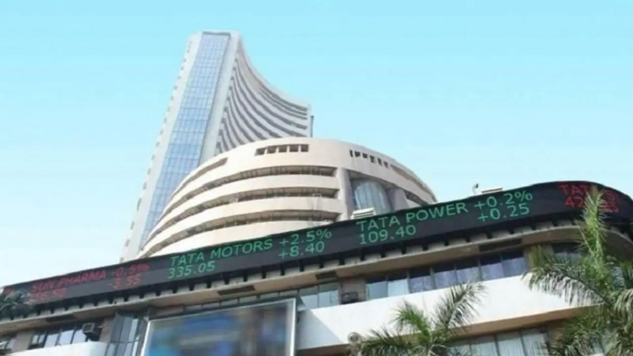 சென்செக்ஸ் 690 புள்ளிகள் உயர்வு! 2 நாள் வீழ்ச்சிக்குப் பின் நிம்மதி அடைந்த முதலீட்டாளர்கள்! சென்செக்ஸ் 690 புள்ளிகள் உயர்வு! 2 நாள் வீழ்ச்சிக்குப் பின் நிம்மதி அடைந்த முதலீட்டாளர்கள்!