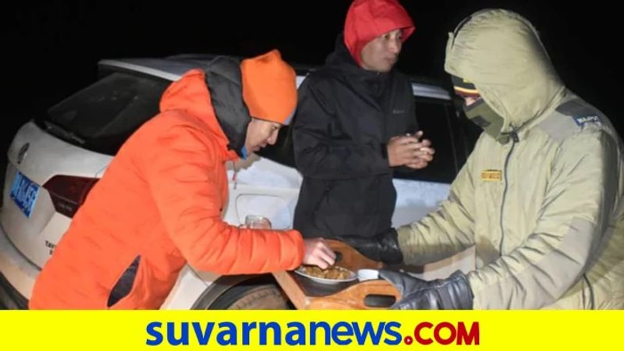 ಜೀವನ್ಮರಣ ಸ್ಥಿತಿಯಲ್ಲಿದ್ದ 3 ಚೀನಿ ನಾಗರಿಕರಿಗೆ ಸೇನೆ ನೆರವು! ಜೀವನ್ಮರಣ ಸ್ಥಿತಿಯಲ್ಲಿದ್ದ 3 ಚೀನಿ ನಾಗರಿಕರಿಗೆ ಸೇನೆ ನೆರವು!