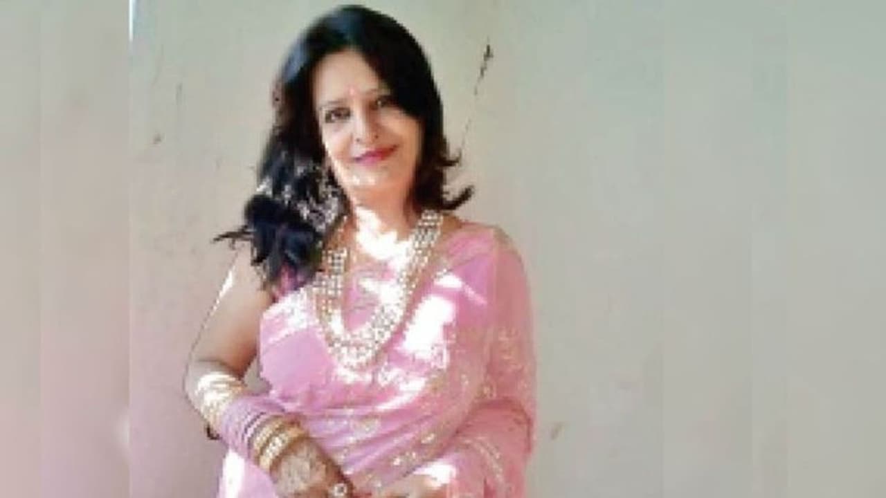 तड़पती बहन को लेकर भटकता रहा भाई, किसी नें नहीं किया इलाज..हाथ पैर जोड़े..नहीं पसीजा किसी का दिल तड़पती बहन को लेकर भटकता रहा भाई, किसी नें नहीं किया इलाज..हाथ पैर जोड़े..नहीं पसीजा किसी का दिल