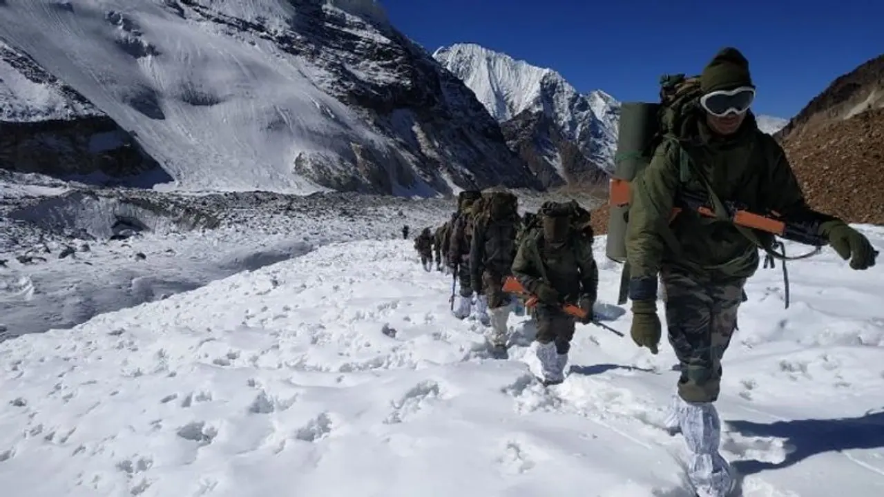 ভারতে উৎসবের মরশুমের মধ্যেই কি যুদ্ধের ঘুঁটি সাজাচ্ছে চিন, আকসাই চিনে ড্রাগনদের প্রস্তুতি ভারতে উৎসবের মরশুমের মধ্যেই কি যুদ্ধের ঘুঁটি সাজাচ্ছে চিন, আকসাই চিনে ড্রাগনদের প্রস্তুতি