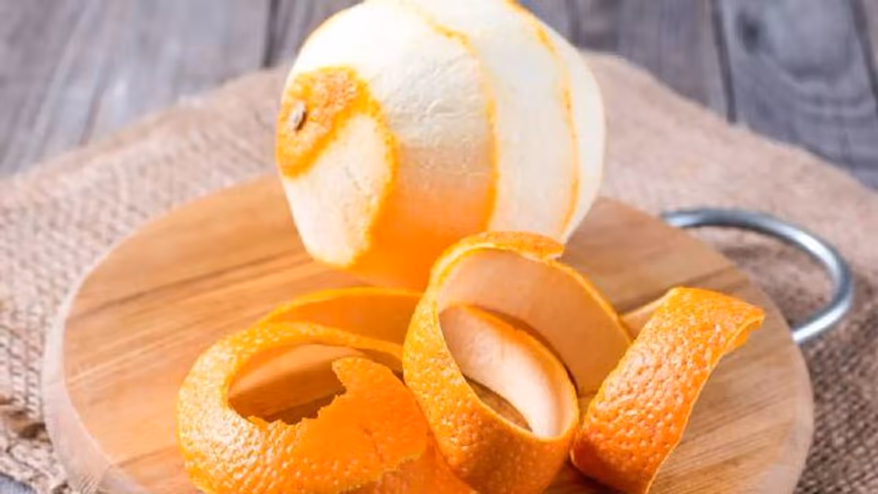ഓറഞ്ചിന്‍റെ തൊലി കളയാതെ ഇങ്ങനെയൊന്ന് ചെയ്തുനോക്കൂ...