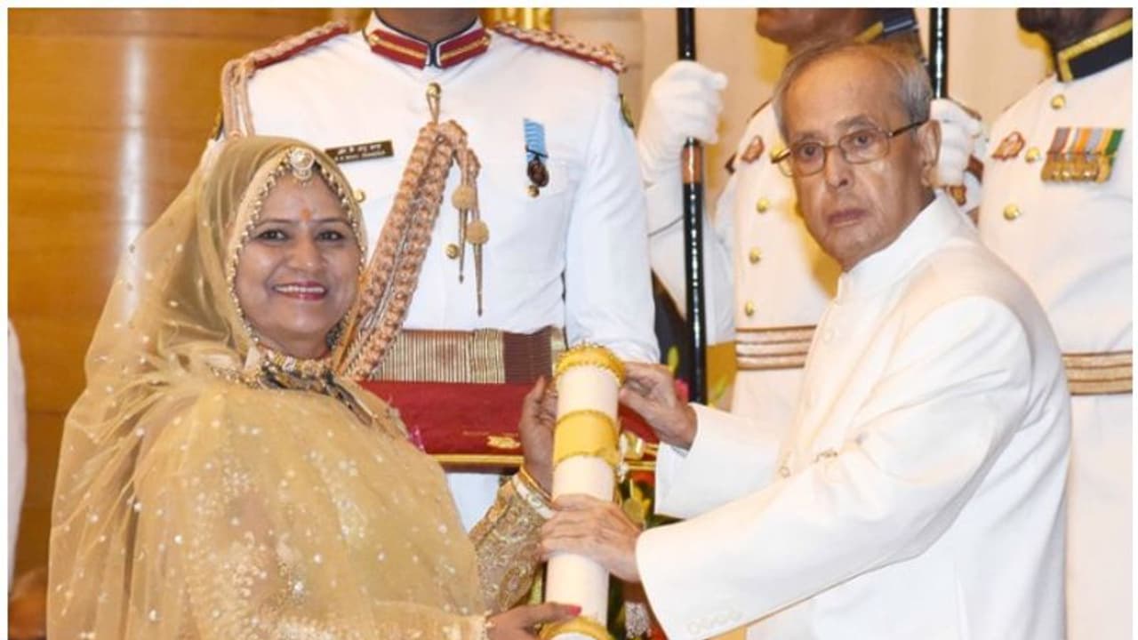 അന്ന് അവര് ആ ചോരക്കുഞ്ഞിനെ ജീവനോടെ കുഴിച്ചിട്ടു, പക്ഷേ അവള് രക്ഷപ്പെട്ടു, ലോകമറിയുന്ന നർത്തകിയായി അന്ന് അവര് ആ ചോരക്കുഞ്ഞിനെ ജീവനോടെ കുഴിച്ചിട്ടു, പക്ഷേ അവള് രക്ഷപ്പെട്ടു, ലോകമറിയുന്ന നർത്തകിയായി