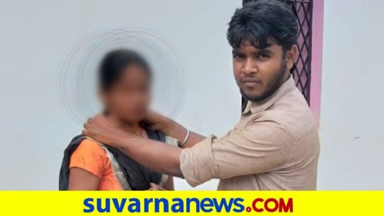 ದಾವಣಗೆರೆ: ನಡು ರಸ್ತೆಯಲ್ಲಿಯೇ ತಾಳಿ ಕಟ್ಟಿದ ಯುವಕ..! ದಾವಣಗೆರೆ: ನಡು ರಸ್ತೆಯಲ್ಲಿಯೇ ತಾಳಿ ಕಟ್ಟಿದ ಯುವಕ..!