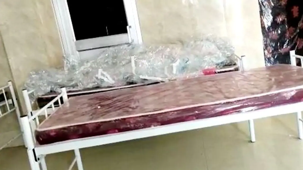 Body of suspected COVID 19 victim wrapped in PPE suit kept for two days; hospital authorities face heat Body of suspected COVID 19 victim wrapped in PPE suit kept for two days; hospital authorities face heat