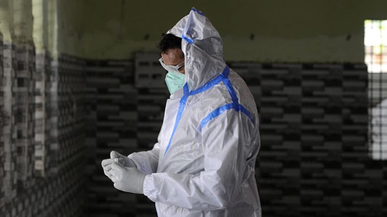 Coronavirus: Health official arrested for raping woman who came to seek quarantine release certificate Coronavirus: Health official arrested for raping woman who came to seek quarantine release certificate