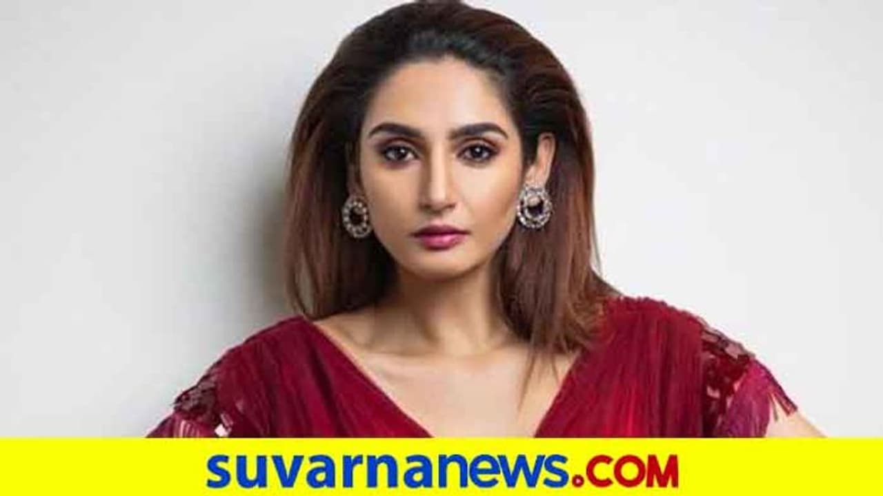 ಡ್ರಗ್ಸ್ ರುಚಿ ಹೇಗಿದೆ ಅಂತ ರಾಗಿಣಿನ ಕೇಳ್ತಿದ್ದಾರೆ ನೆಟಿಜನ್ಸ್! ಡ್ರಗ್ಸ್ ರುಚಿ ಹೇಗಿದೆ ಅಂತ ರಾಗಿಣಿನ ಕೇಳ್ತಿದ್ದಾರೆ ನೆಟಿಜನ್ಸ್!