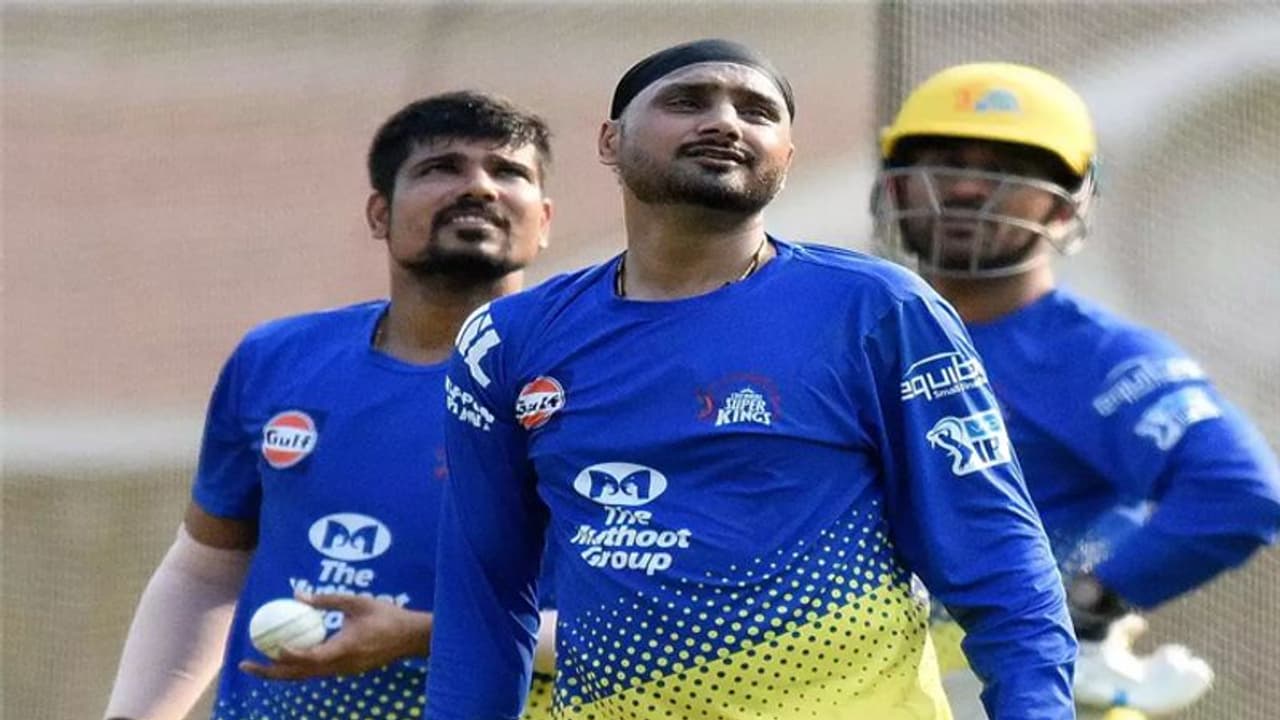 അവന് ഇന്ത്യന് ക്രിക്കറ്റിലെ ഡിവില്ലിയേഴ്സ്; മുംബൈ ഇന്ത്യന്സ് താരത്തെ കുറിച്ച് ഹര്ഭജന് അവന് ഇന്ത്യന് ക്രിക്കറ്റിലെ ഡിവില്ലിയേഴ്സ്; മുംബൈ ഇന്ത്യന്സ് താരത്തെ കുറിച്ച് ഹര്ഭജന്