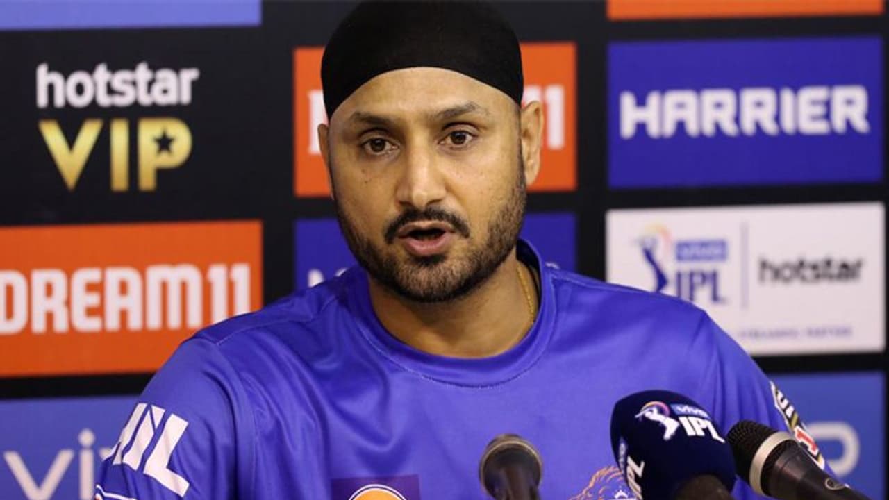 भारतीय टीम की स्पिन गेंदबाजी में समस्या को हल करने के लिए हरभजन सिंह ने दिया ये अहम सुझाव भारतीय टीम की स्पिन गेंदबाजी में समस्या को हल करने के लिए हरभजन सिंह ने दिया ये अहम सुझाव