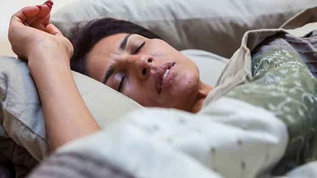 लॉन्ग डिस्टेंस रिलेशनशिप हो सकता है बेहद नुकसानदेह, जानें ये 5 खास बातें लॉन्ग डिस्टेंस रिलेशनशिप हो सकता है बेहद नुकसानदेह, जानें ये 5 खास बातें