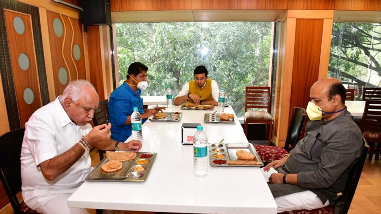 ಶಾಸಕಾಂಗ ಸಭೆ ರದ್ದಾದ ಬೆನ್ನಲ್ಲೇ ಬಿಜೆಪಿಯಲ್ಲಿ ಮತ್ತೊಂದು ಮಹತ್ವದ ಬೆಳವಣಿಗೆ ಶಾಸಕಾಂಗ ಸಭೆ ರದ್ದಾದ ಬೆನ್ನಲ್ಲೇ ಬಿಜೆಪಿಯಲ್ಲಿ ಮತ್ತೊಂದು ಮಹತ್ವದ ಬೆಳವಣಿಗೆ