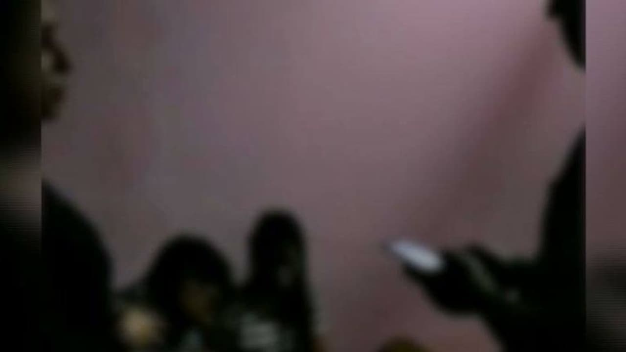 హెడ్ కానిస్టేబుల్ ఇంట్లో గుట్టు చప్పుడు కాకుండా మసాజ్ సెంటర్.. 19మంది అరెస్ట్.. హెడ్ కానిస్టేబుల్ ఇంట్లో గుట్టు చప్పుడు కాకుండా మసాజ్ సెంటర్.. 19మంది అరెస్ట్..