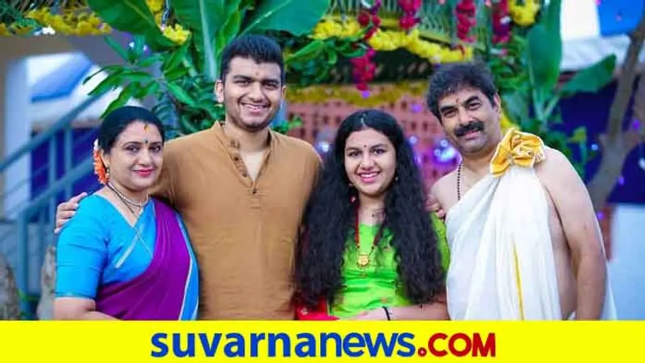 ಗೃಹ ಪ್ರವೇಶ'ದ ಸಂಭ್ರಮದಲ್ಲಿ ವೀಣಾ ಸುಂದರ್ ದಂಪತಿ; ಚಿತ್ರರಂಗದ ಗಣ್ಯರು ಭಾಗಿ! ಗೃಹ ಪ್ರವೇಶ'ದ ಸಂಭ್ರಮದಲ್ಲಿ ವೀಣಾ ಸುಂದರ್ ದಂಪತಿ; ಚಿತ್ರರಂಗದ ಗಣ್ಯರು ಭಾಗಿ!