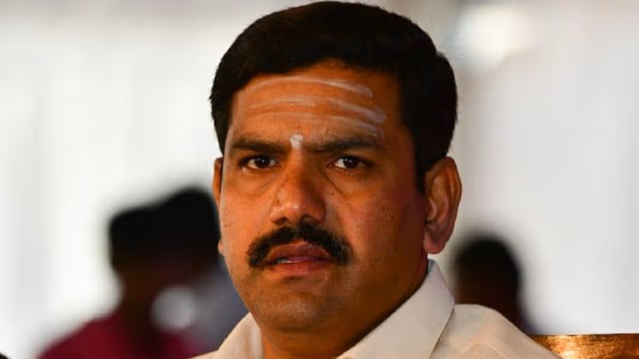 തെരഞ്ഞടുപ്പിലെ കനത്ത തോൽവി, നളിൻ കുമാർ കട്ടീലിനെ മാറ്റി; വിജയേന്ദ്ര യെദിയൂരപ്പ ബിജെപി കർണാടക സംസ്ഥാന അധ്യക്ഷൻ തെരഞ്ഞടുപ്പിലെ കനത്ത തോൽവി, നളിൻ കുമാർ കട്ടീലിനെ മാറ്റി; വിജയേന്ദ്ര യെദിയൂരപ്പ ബിജെപി കർണാടക സംസ്ഥാന അധ്യക്ഷൻ