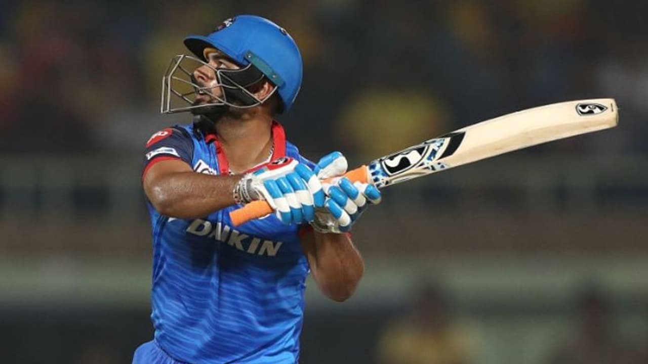 ഗാംഗുലിയെ അനുസ്മരിപ്പിച്ച് ഷാര്ജയില് ഋഷഭ് പന്തിന്റെ പടുകൂറ്റന് സിക്സറുകള്; കൈയടിച്ച് ആരാധകര് ഗാംഗുലിയെ അനുസ്മരിപ്പിച്ച് ഷാര്ജയില് ഋഷഭ് പന്തിന്റെ പടുകൂറ്റന് സിക്സറുകള്; കൈയടിച്ച് ആരാധകര്