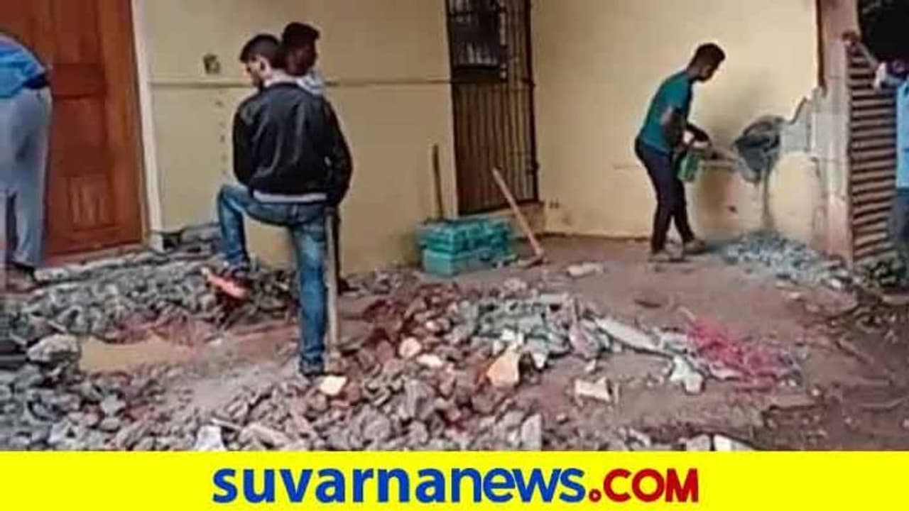 ಕನ್ನಡಪ್ರಭ ಫಲಶೃತಿ: ಹುಬ್ಬಳ್ಳಿ ಬಾಲಕನ ಭವಿಷ್ಯ ಕಮರಿಸಿದ್ದ ಜಾಗದ ತೆರವು ಕಾರ್ಯಾಚರಣೆ ಕನ್ನಡಪ್ರಭ ಫಲಶೃತಿ: ಹುಬ್ಬಳ್ಳಿ ಬಾಲಕನ ಭವಿಷ್ಯ ಕಮರಿಸಿದ್ದ ಜಾಗದ ತೆರವು ಕಾರ್ಯಾಚರಣೆ