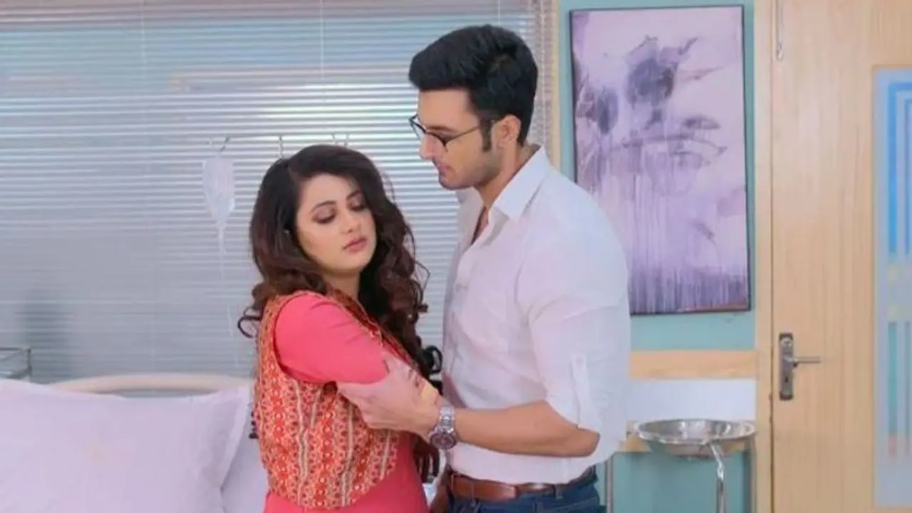 হিয়াকে বেমালুম ভুলে গেলেন উজান, সুন্দরীদের নিয়ে পুল সাইডে 'মখনা' মুডে বং ক্রাশ হিয়াকে বেমালুম ভুলে গেলেন উজান, সুন্দরীদের নিয়ে পুল সাইডে 'মখনা' মুডে বং ক্রাশ