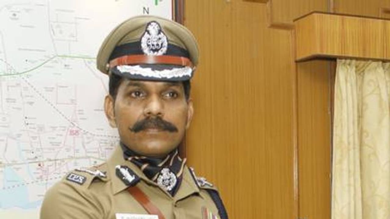 கொரோனா நெருக்கடியில் இப்படி ஒரு நடவடிக்கையா: தீயணைப்பு, மீட்பு பணிகள் துறை இயக்குனர் சைலேந்திர பாபு அதிரடி. கொரோனா நெருக்கடியில் இப்படி ஒரு நடவடிக்கையா: தீயணைப்பு, மீட்பு பணிகள் துறை இயக்குனர் சைலேந்திர பாபு அதிரடி.