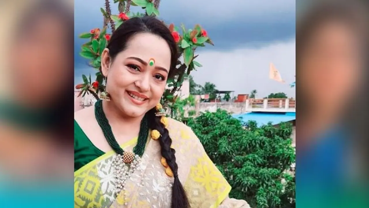 Bengali Serial: শীঘ্রই ছোট পর্দায় ফিরছেন অপরাজিতা আঢ্য, দেখা দেবেন লক্ষ্মী কাকিমার সাজে Bengali Serial: শীঘ্রই ছোট পর্দায় ফিরছেন অপরাজিতা আঢ্য, দেখা দেবেন লক্ষ্মী কাকিমার সাজে