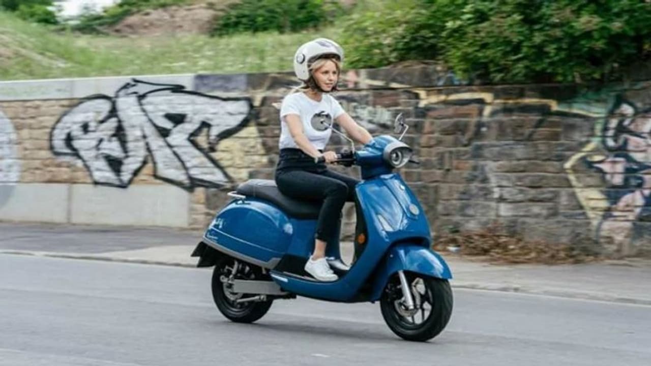 కుంపన్ కొత్త మోడళ్ ఎలక్ట్రిక్ స్కూటర్.. ఫీచర్స్ చూస్తే వావ్ అనల్సిందే.. కుంపన్ కొత్త మోడళ్ ఎలక్ట్రిక్ స్కూటర్.. ఫీచర్స్ చూస్తే వావ్ అనల్సిందే..