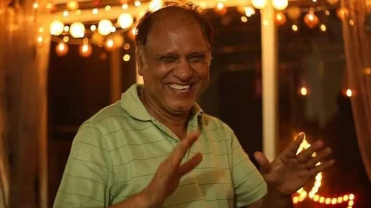 छोटे भाई की चिता जलाकर लौटे इस शख्स की हार्ट अटैक से मौत, अनिल कपूर से लेकर सनी देओल संग कर चुका काम छोटे भाई की चिता जलाकर लौटे इस शख्स की हार्ट अटैक से मौत, अनिल कपूर से लेकर सनी देओल संग कर चुका काम