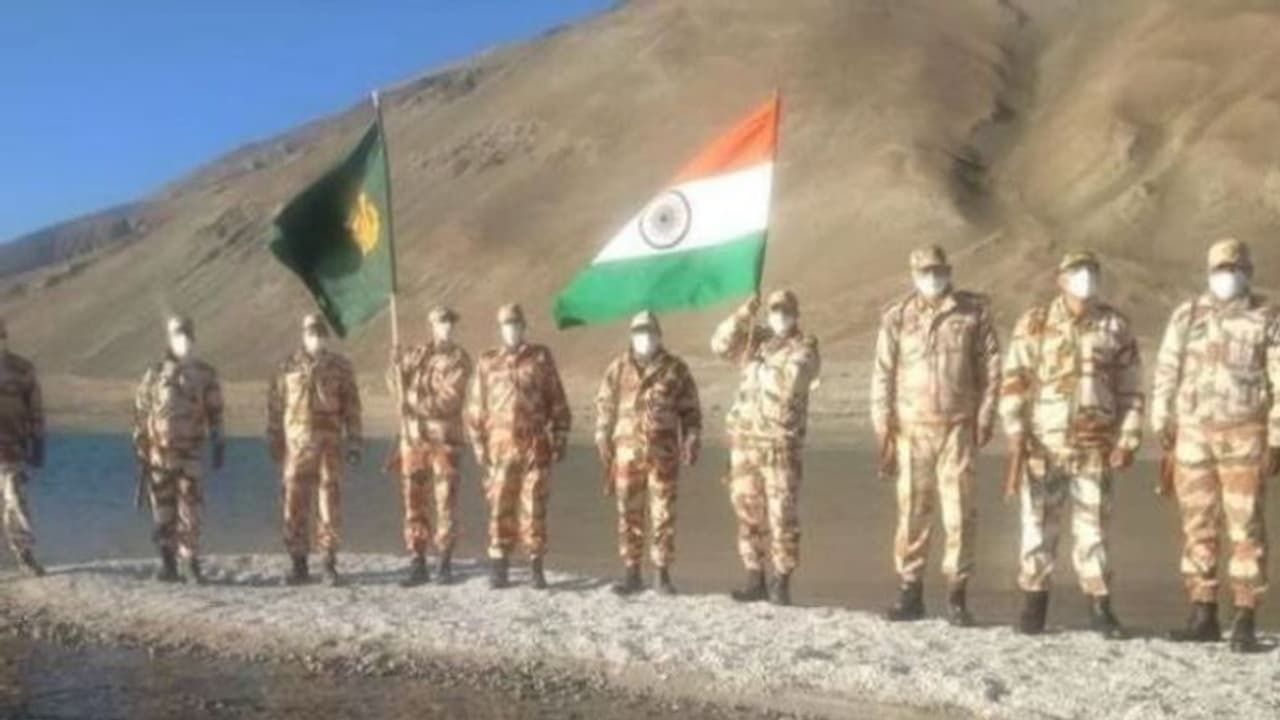 चीन फिर चालाकी की कोशिश कर रहा, पैंगॉन्ग लेक के उत्तर में बढ़ाए सैनिक, भारतीय जवान रखे हैं नजर चीन फिर चालाकी की कोशिश कर रहा, पैंगॉन्ग लेक के उत्तर में बढ़ाए सैनिक, भारतीय जवान रखे हैं नजर