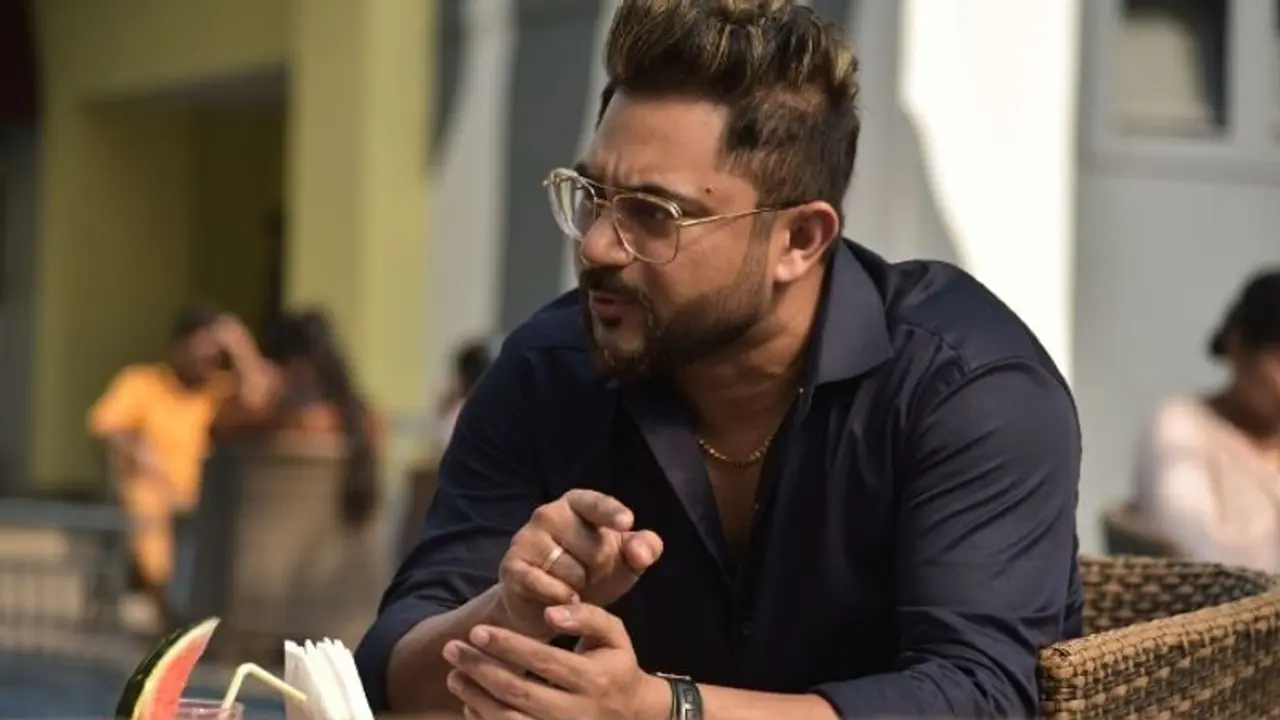 অন্যায়কে কখনই প্রশ্রয় নয়, বেআইনি কাজের জন্য পিএ কে পুলিশের হাতে দিলেন সোহম