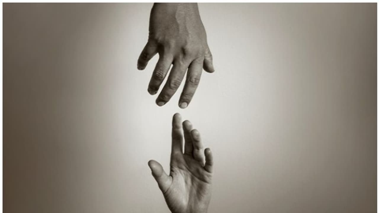 ഇന്ന് ലോക ആത്മഹത്യാ പ്രതിരോധ ദിനം; ' ഒറ്റയ്ക്കല്ലെന്ന് ഓർക്കുക, തളരാതെ മുന്നോട്ട് പോകൂ...'