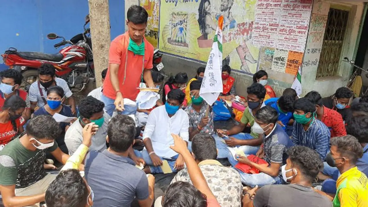 West Bengal: Students write to PM Modi demanding free mobile and internet services for online classes West Bengal: Students write to PM Modi demanding free mobile and internet services for online classes