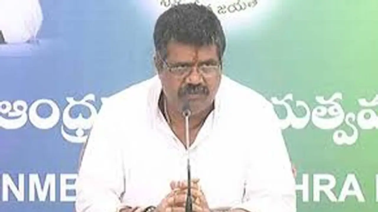 చంద్రబాబు అండతోనే టీడీపీ నేతల కబ్జాలు: మంత్రి అవంతి శ్రీనివాస్ చంద్రబాబు అండతోనే టీడీపీ నేతల కబ్జాలు: మంత్రి అవంతి శ్రీనివాస్