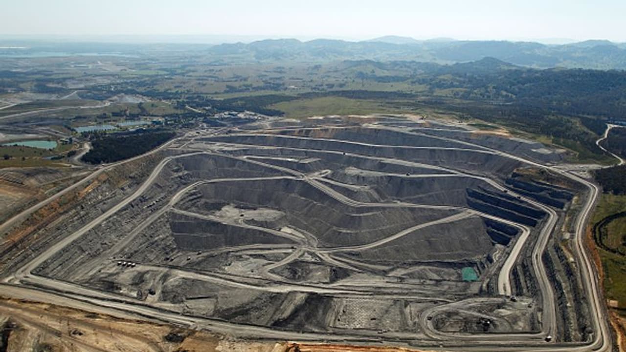 మైనింగ్ లీజులపై ఏపీ సంచలన నిర్ణయం: ఇకపై ఆ కమిటీ కనుసన్నల్లోనే మైనింగ్ లీజులపై ఏపీ సంచలన నిర్ణయం: ఇకపై ఆ కమిటీ కనుసన్నల్లోనే