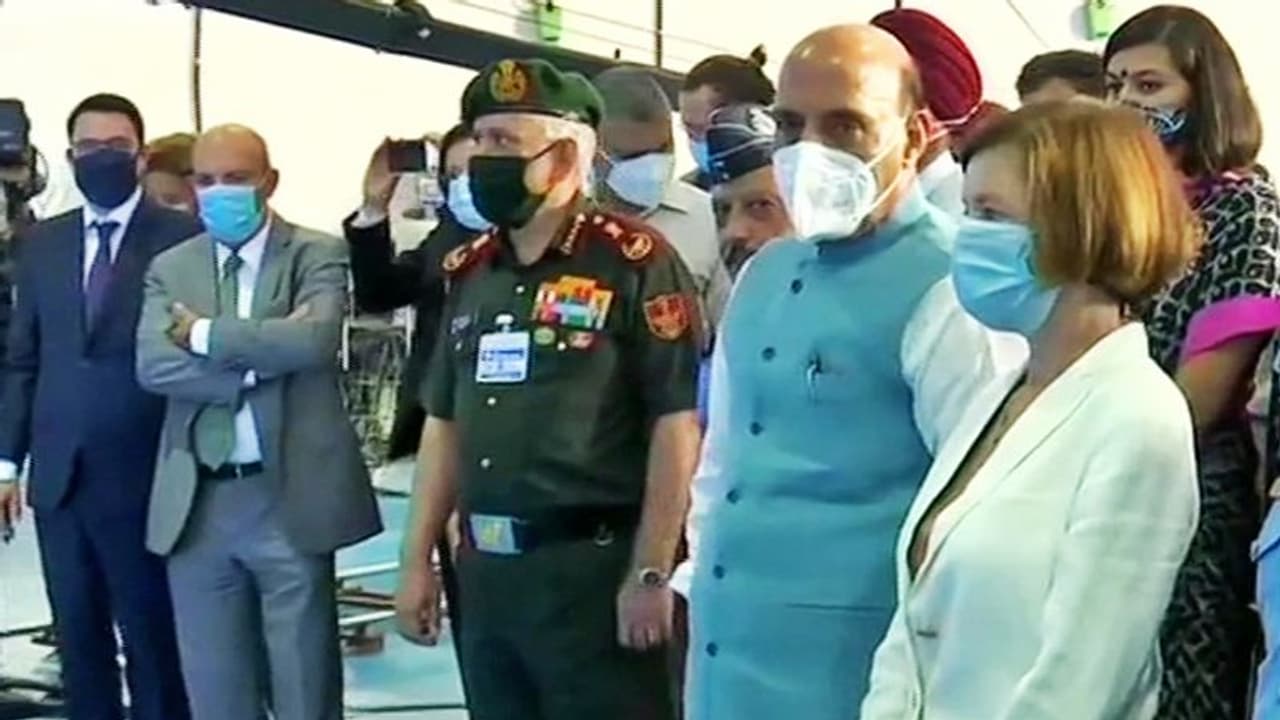 'গেম চেঞ্জার' রাফাল সেনায় অন্তর্ভুক্ত হতেই চিন নিয়ে সুর চড়ালেন রাজনাথ, সার্বভৌমত্বে নাক গলালেই কড়া জবাব