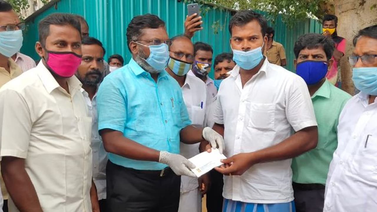 பாஜக, ஆர்எஸ்எஸ், சங்பரிவார் அமைப்புக்களின் நடவடிக்கைகளை தடுப்போம்... விசிக தேர்தல் அறிக்கை..! பாஜக, ஆர்எஸ்எஸ், சங்பரிவார் அமைப்புக்களின் நடவடிக்கைகளை தடுப்போம்... விசிக தேர்தல் அறிக்கை..!