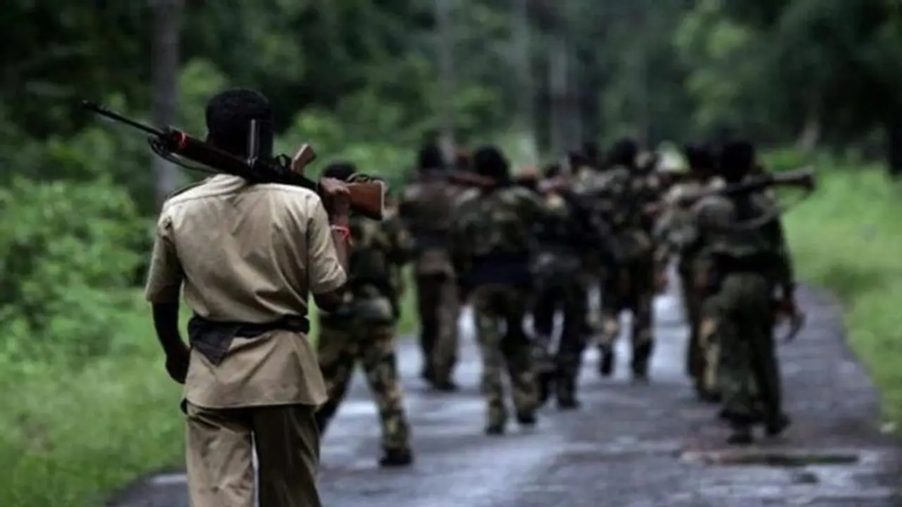 Maoist Killed: গাড়চিরোলির জঙ্গলে পুলিশের সঙ্গে গুলির লড়াই, নিহত ২৬ মাওবাদী Maoist Killed: গাড়চিরোলির জঙ্গলে পুলিশের সঙ্গে গুলির লড়াই, নিহত ২৬ মাওবাদী