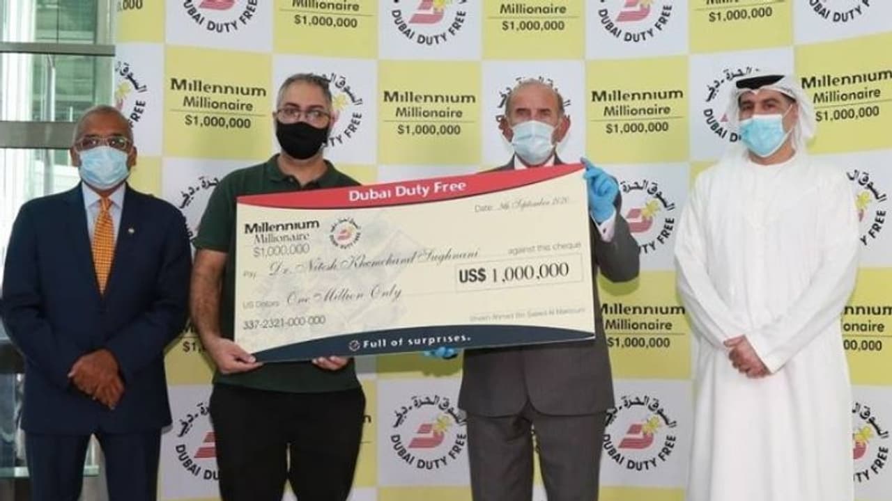 കൊവിഡ് കാലത്തെ സൗഭാഗ്യം; ദുബൈ ഡ്യൂട്ടി ഫ്രീയുടെ ഏഴ് കോടി പ്രവാസി യുവാവിന് കൊവിഡ് കാലത്തെ സൗഭാഗ്യം; ദുബൈ ഡ്യൂട്ടി ഫ്രീയുടെ ഏഴ് കോടി പ്രവാസി യുവാവിന്