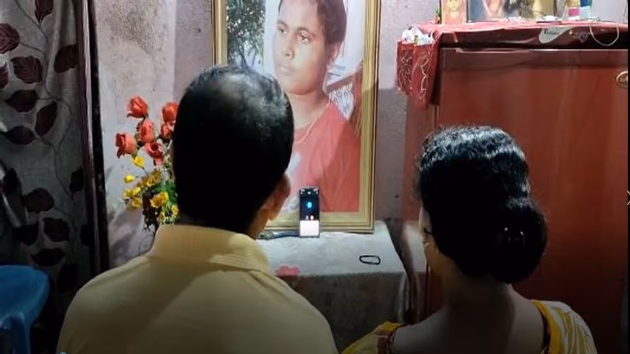 করোনা সন্দেহে বেঘোরে মৃত্যু শুভ্রজিতের, মিডল্যান্ড হাসপাতালকে ৫ লক্ষ টাকা জমার নির্দেশ