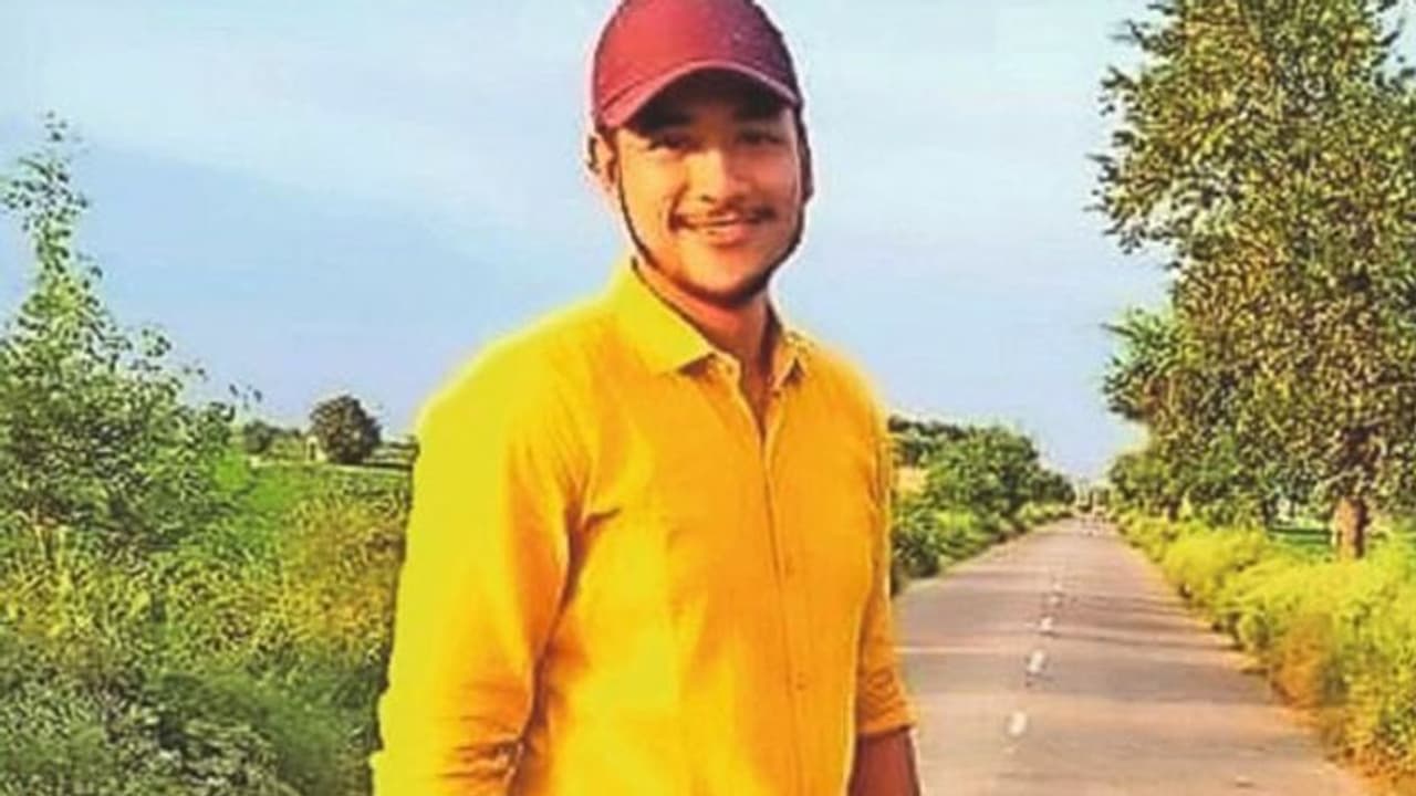 प्रेमी के संग घर से भागी थी बहन, तभी रास्ते में मिल गया भाई...फिर जो हुआ उसे सुनकर सब हुए शॉक्ड प्रेमी के संग घर से भागी थी बहन, तभी रास्ते में मिल गया भाई...फिर जो हुआ उसे सुनकर सब हुए शॉक्ड