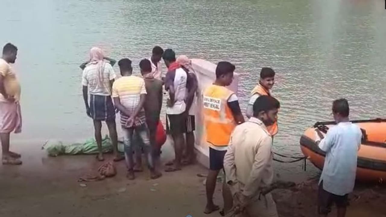 ಕುಡುಕ ಪತಿ ಕಾಟಕ್ಕೆ ಬೇಸತ್ತು 3 ಮಕ್ಕಳನ್ನು ನದಿಗೆ ತಳ್ಳಿ ತಾನೂ ಆತ್ಮಹತ್ಯೆ ಮಾಡ್ಕೊಂಡ ಮಹಿಳೆ..! ಕುಡುಕ ಪತಿ ಕಾಟಕ್ಕೆ ಬೇಸತ್ತು 3 ಮಕ್ಕಳನ್ನು ನದಿಗೆ ತಳ್ಳಿ ತಾನೂ ಆತ್ಮಹತ್ಯೆ ಮಾಡ್ಕೊಂಡ ಮಹಿಳೆ..!