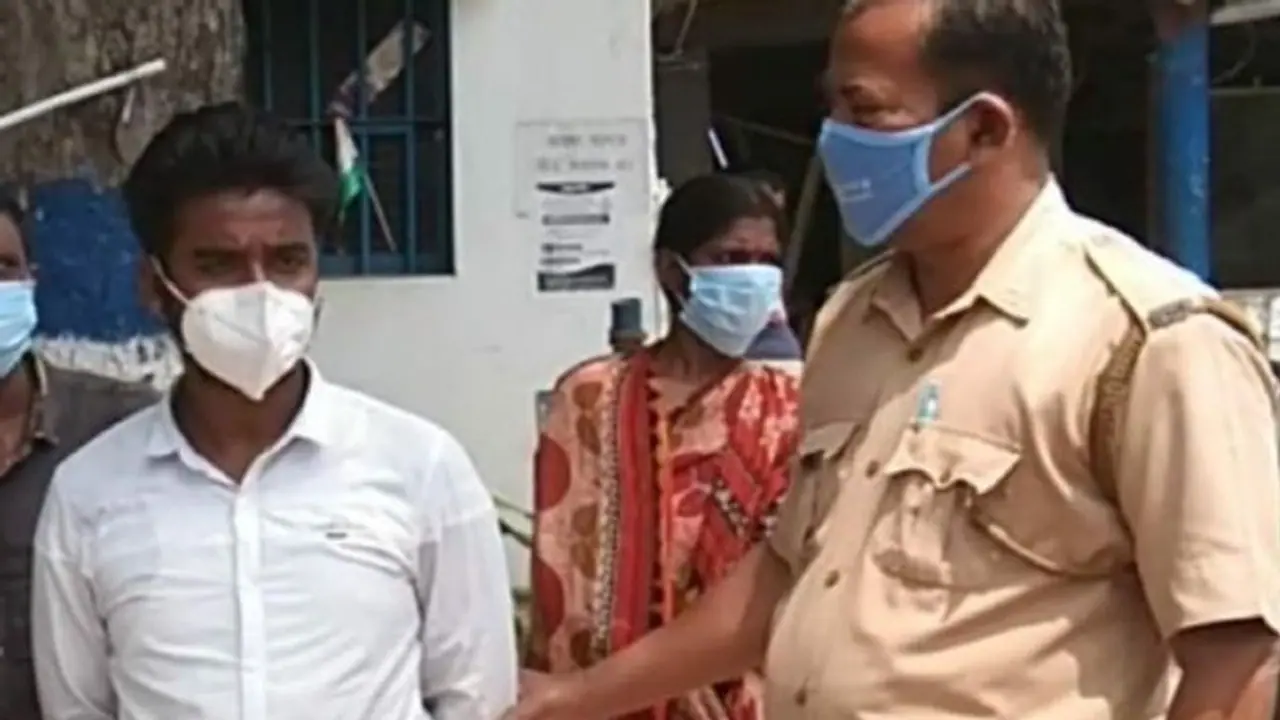 দুর্গাপুজো নিয়ে ফেসবুকে 'ভুয়ো পোস্ট', বর্ধমানে গ্রেফতার বিজেপি কর্মী