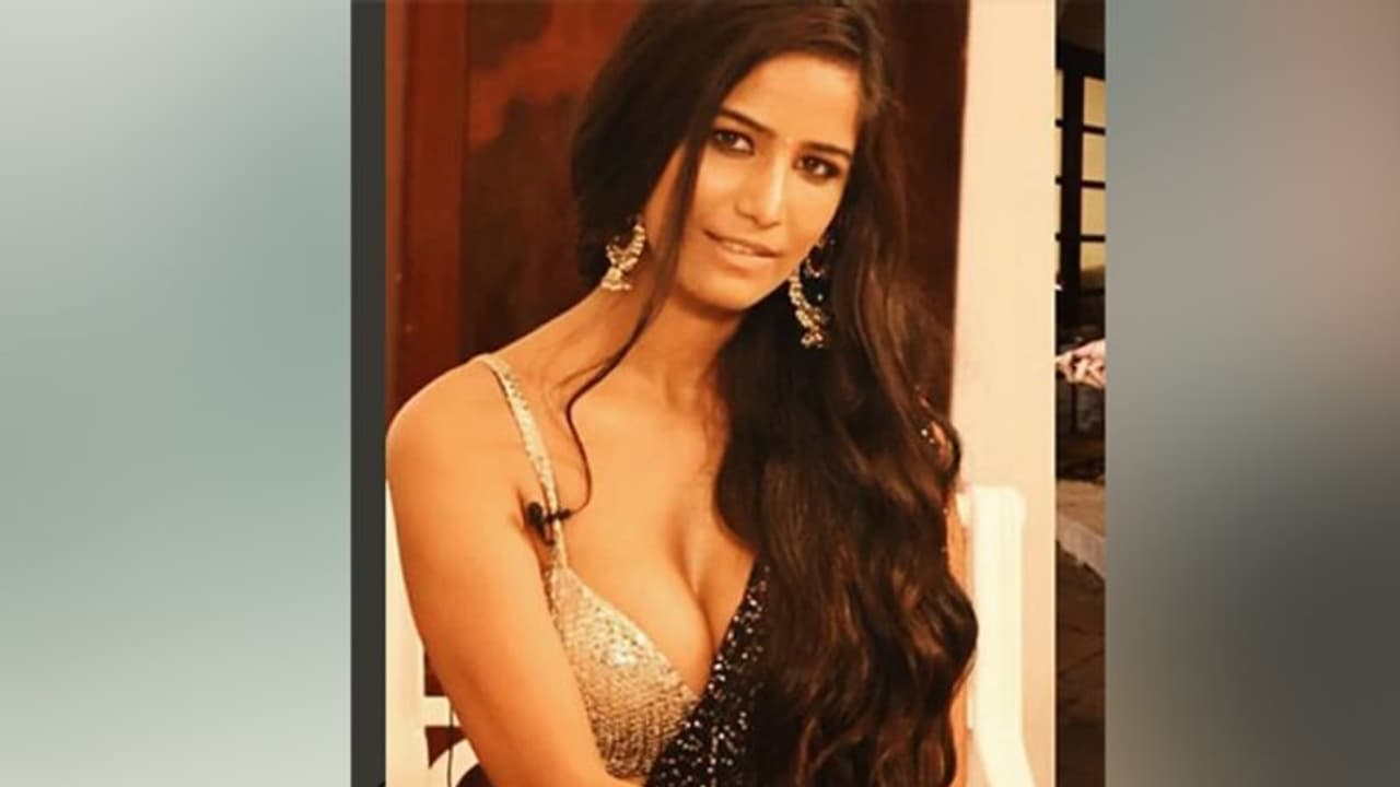 पठान कंट्रोवर्सी : शाहरुख दीपिका के बेशरम रंग पर पूनम पांडे ने कहा 'पाप है ये, मत करो' पठान कंट्रोवर्सी : शाहरुख दीपिका के बेशरम रंग पर पूनम पांडे ने कहा 'पाप है ये, मत करो'