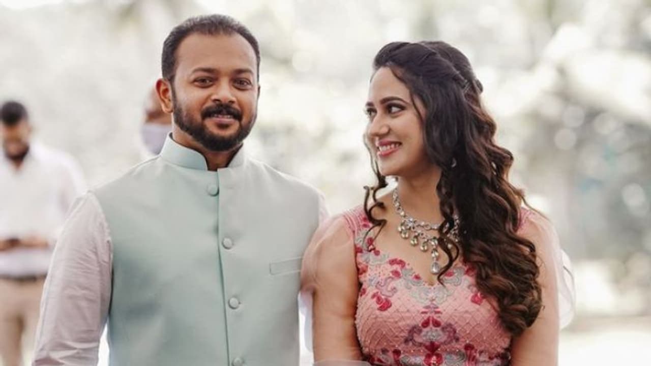 ഇന്ന് വിവാഹിതരാവുന്നു; നടി മിയ ജോര്‍ജിന്‍റെ വിവാഹം ലളിതമായ ചടങ്ങില്‍