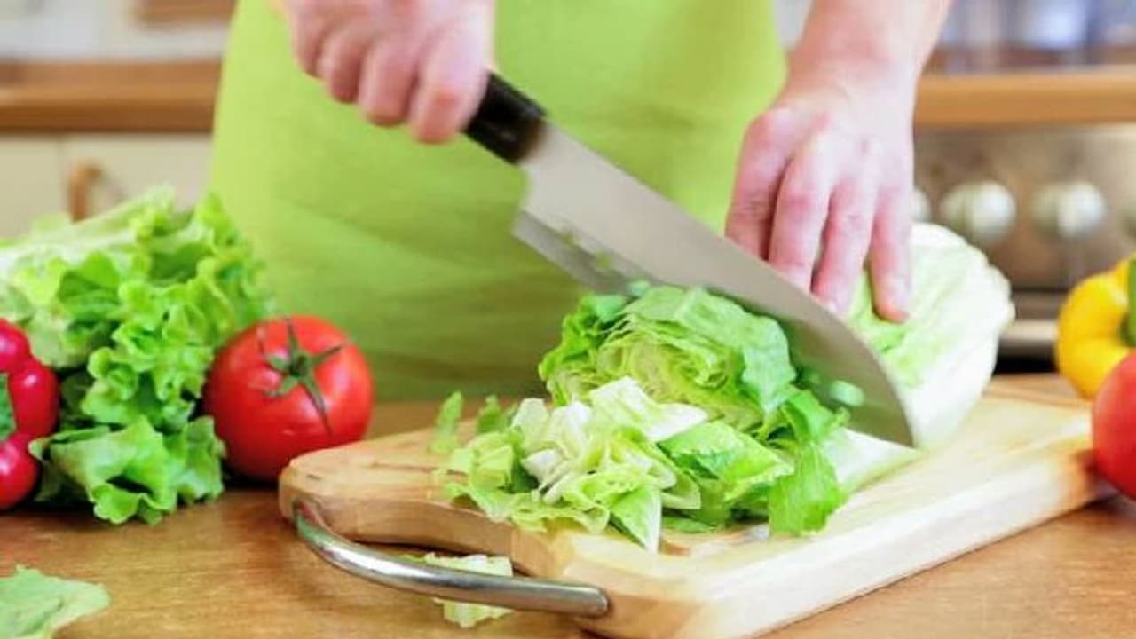 പച്ചക്കറികള് കഴിക്കാറില്ലേ? ശരീരം കാണിക്കുന്ന ഈ ലക്ഷണങ്ങള് ശ്രദ്ധിക്കാതെ പോകരുത്... പച്ചക്കറികള് കഴിക്കാറില്ലേ? ശരീരം കാണിക്കുന്ന ഈ ലക്ഷണങ്ങള് ശ്രദ്ധിക്കാതെ പോകരുത്...