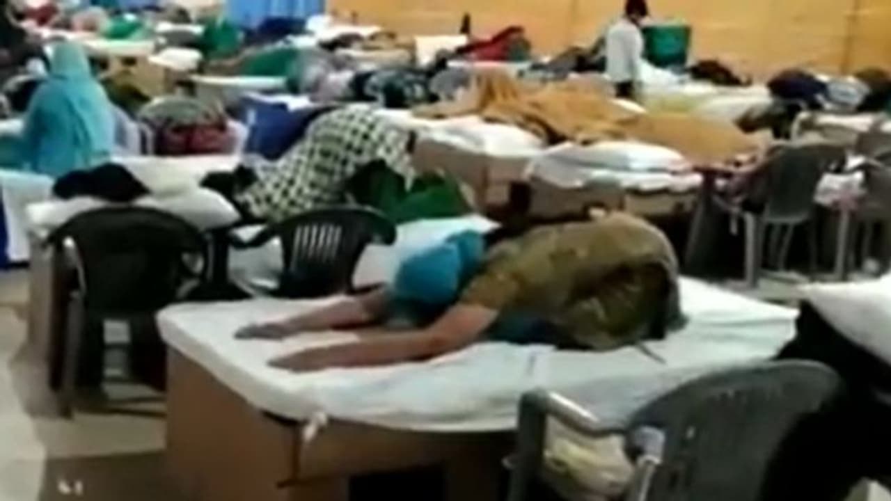 করোনাভাইরাস মোকাবিলায় নতুন গাইডলাইনে যোগা আর প্রাণায়ামে ভরসা কেন্দ্রের, দেখেনিন কোভিড সেন্টারের ভিডিও করোনাভাইরাস মোকাবিলায় নতুন গাইডলাইনে যোগা আর প্রাণায়ামে ভরসা কেন্দ্রের, দেখেনিন কোভিড সেন্টারের ভিডিও