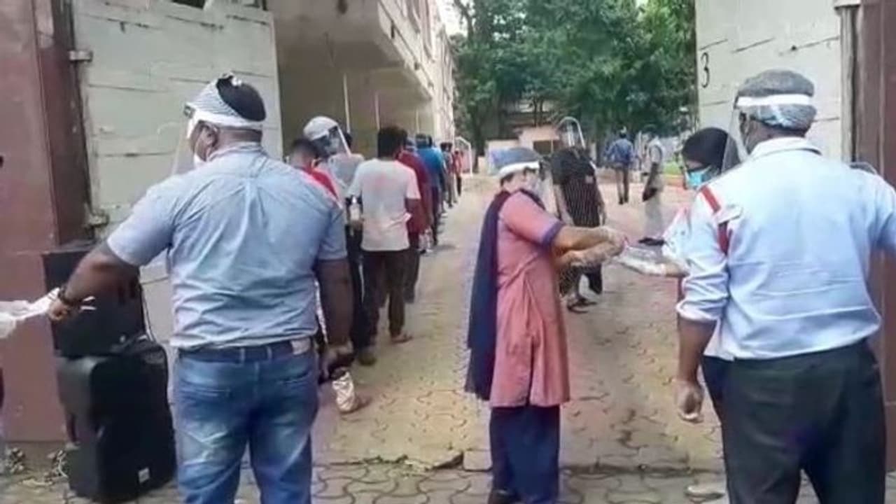 আজ রাজ্য জুড়ে টেট পরীক্ষা, এদিকে মেট্রো পরিষেবা বন্ধ থাকছে এই স্টেশনে আজ রাজ্য জুড়ে টেট পরীক্ষা, এদিকে মেট্রো পরিষেবা বন্ধ থাকছে এই স্টেশনে