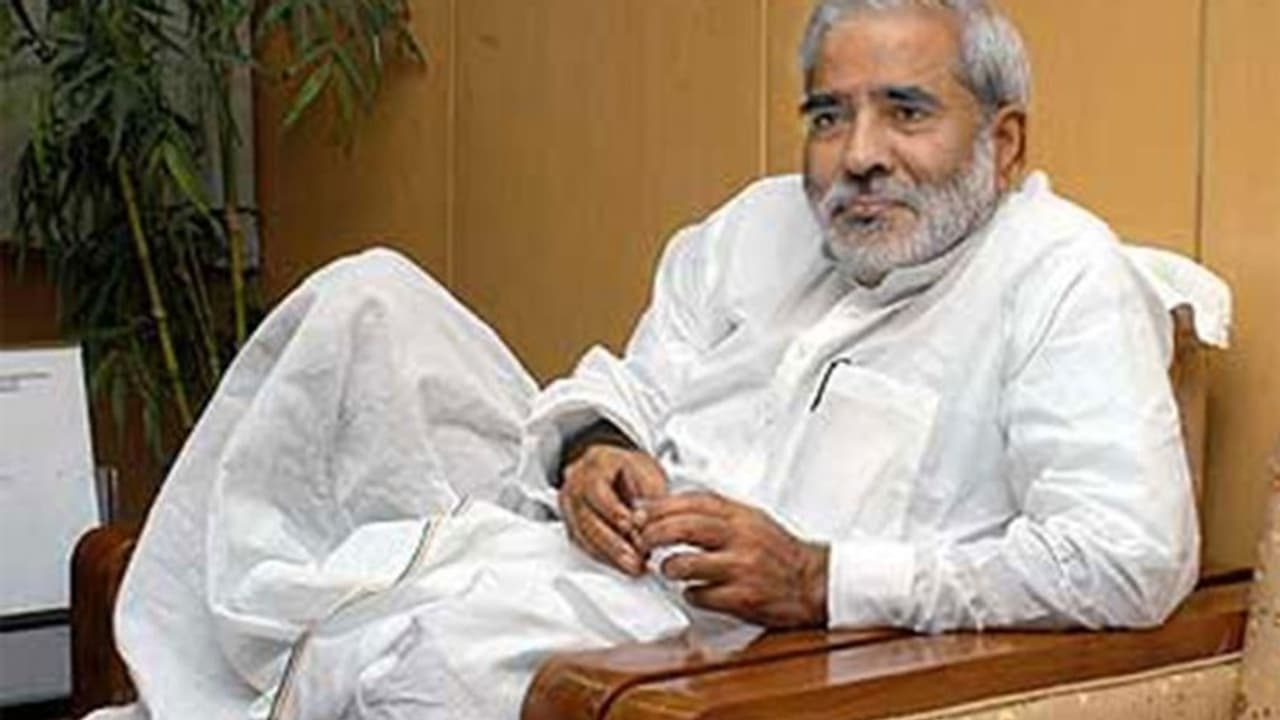 লালু যাদবের অনুরোধ না রেখেই চলে গেলেন রঘুবংশ সিং, দল বদলের ধাক্কা কি সহ্য হল না রাজনীতিবিদের লালু যাদবের অনুরোধ না রেখেই চলে গেলেন রঘুবংশ সিং, দল বদলের ধাক্কা কি সহ্য হল না রাজনীতিবিদের