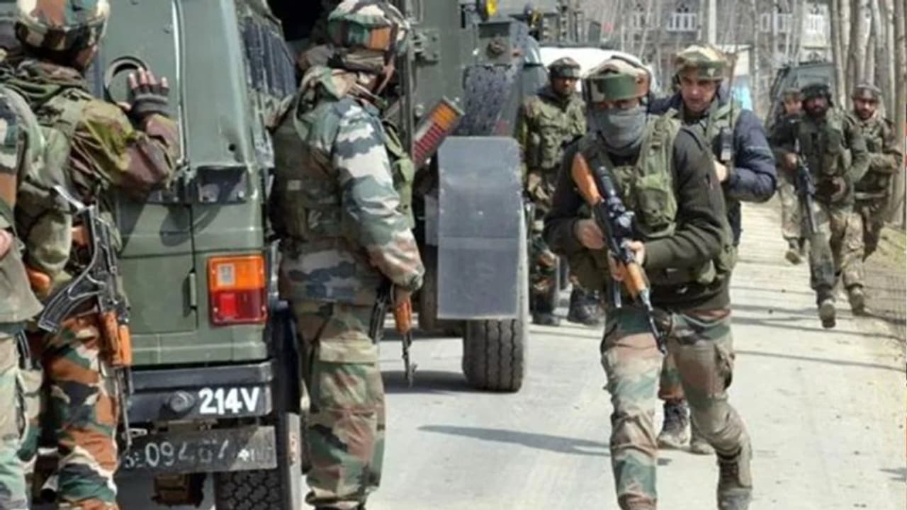 सेना ने बनाया ये नया एक्शन प्लान, अब मारे गए आतंकी के रिश्तेदार नहीं जाएंगे आतंक के रास्ते पर सेना ने बनाया ये नया एक्शन प्लान, अब मारे गए आतंकी के रिश्तेदार नहीं जाएंगे आतंक के रास्ते पर